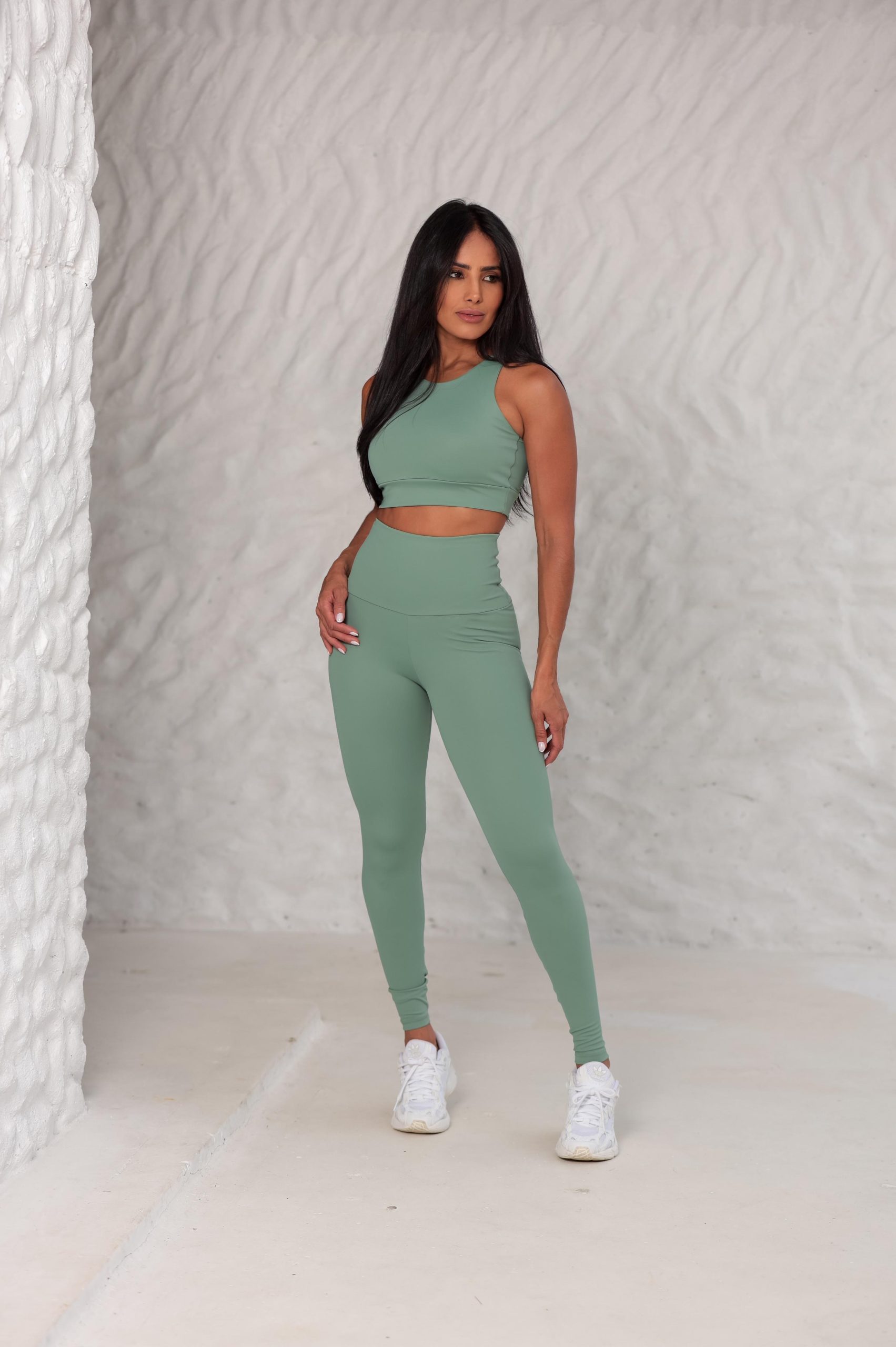 LEGGING BÁSICA KELP VERDE MATE